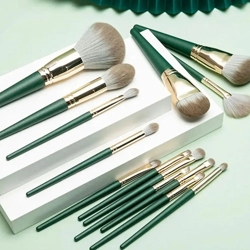 Fluffy Makeup Brushes Set Eye Shadow Foundation Women Cosmetic Powder